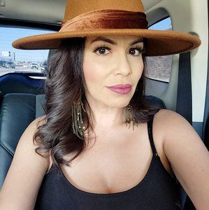 Meet your Posher, Maricela
